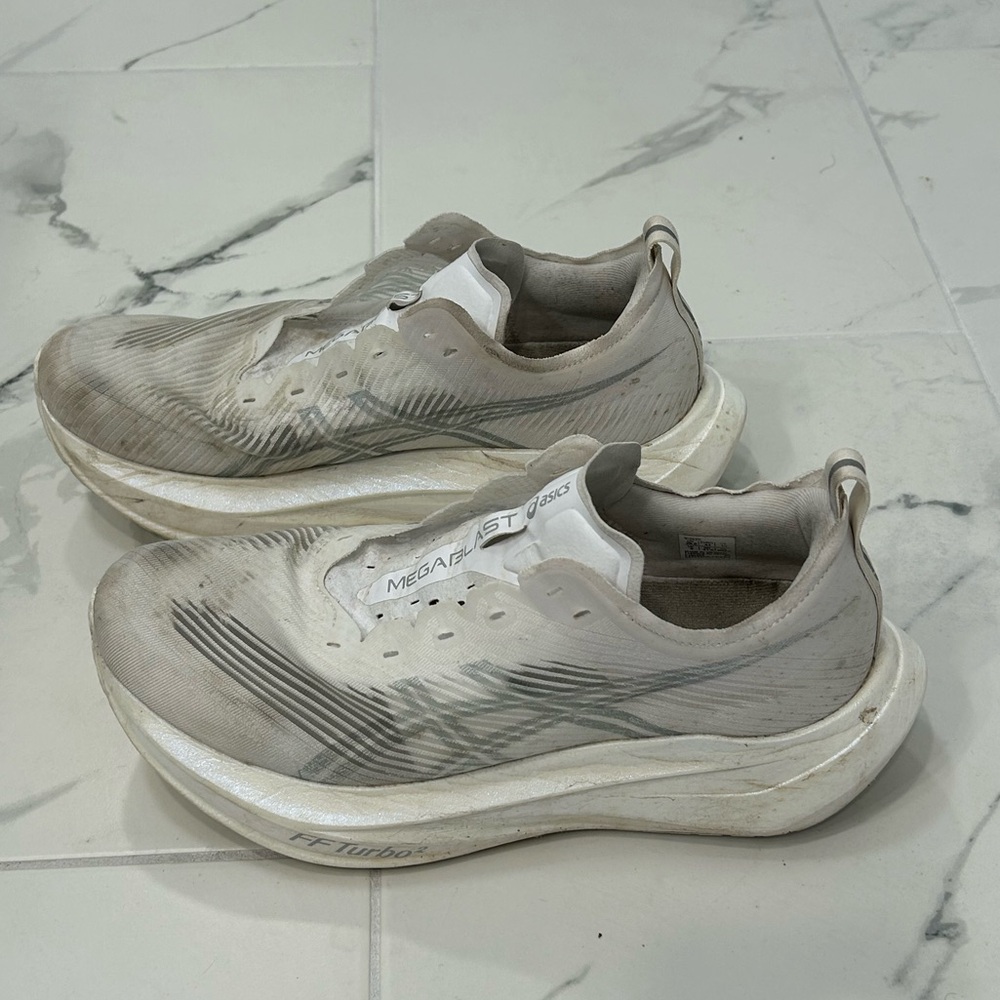 ASICS Megablast